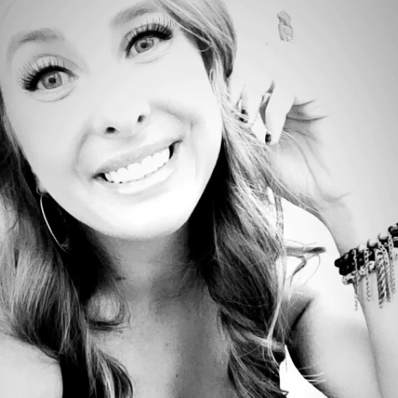 Meet your Posher, Brittany - Picture 1 of 1